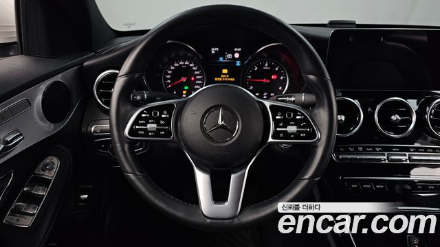 Mercedes-Benz C-Class 2020 — photo 13