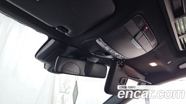 Mercedes-Benz C-Class 2020 — photo 19