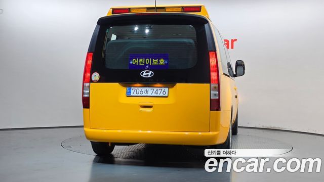 Hyundai Staria 2025 — photo 4