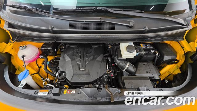 Hyundai Staria 2025 — photo 6
