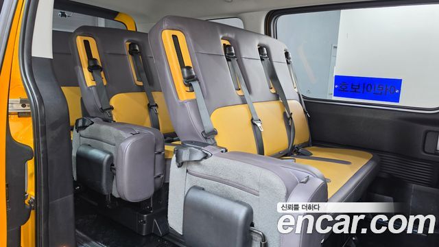 Hyundai Staria 2025 — photo 17