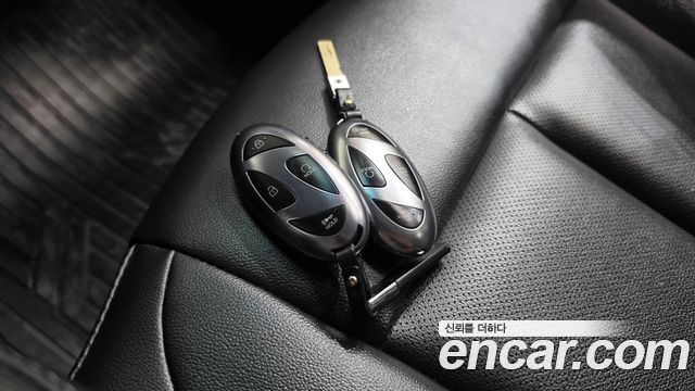 Hyundai Staria 2025 — photo 21