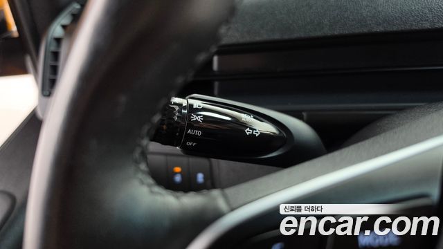 Hyundai Staria 2025 — photo 33