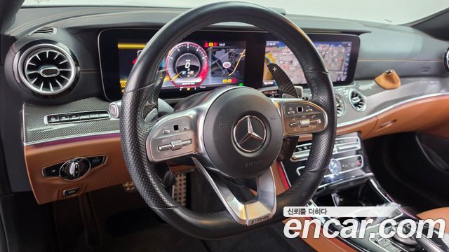 Mercedes-Benz E-Class 2019 — photo 18