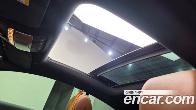 Mercedes-Benz E-Class 2019 — photo 21