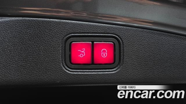 Mercedes-Benz E-Class 2019 — photo 22