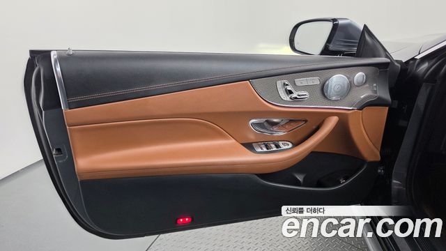 Mercedes-Benz E-Class 2019 — photo 14