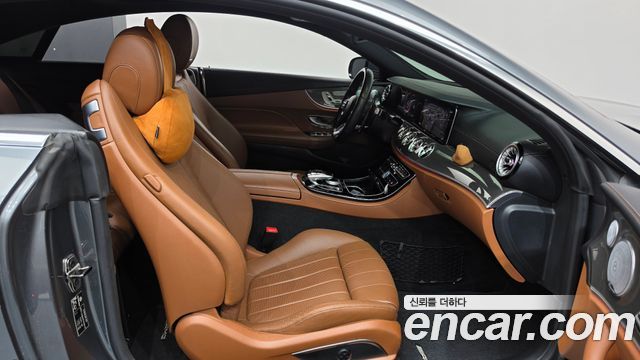 Mercedes-Benz E-Class 2019 — photo 16