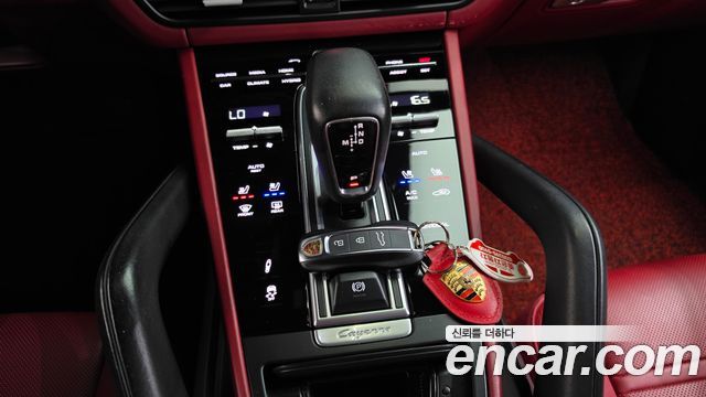 Porsche Cayenne 2021 — photo 12