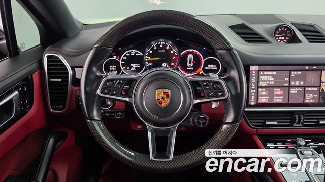 Porsche Cayenne 2021 — photo 19
