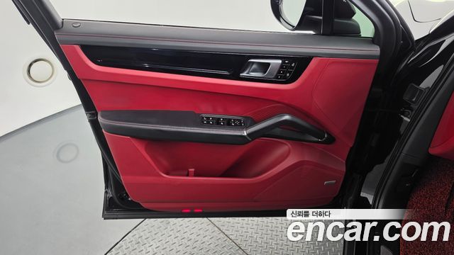 Porsche Cayenne 2021 — photo 14
