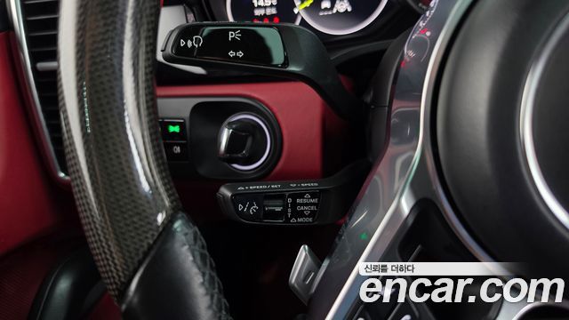 Porsche Cayenne 2021 — photo 27
