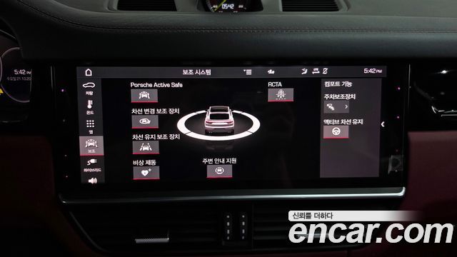 Porsche Cayenne 2021 — photo 29