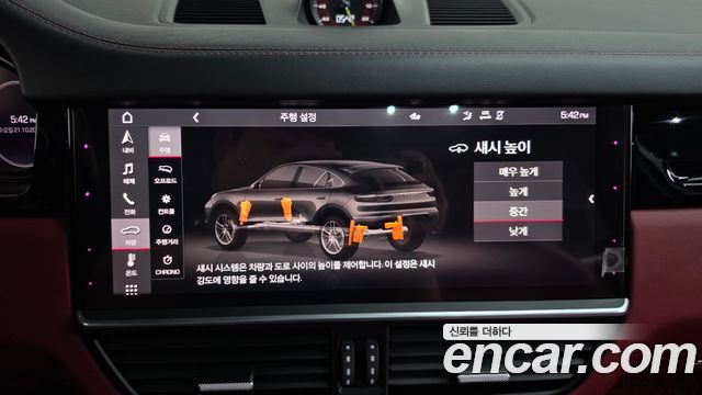 Porsche Cayenne 2021 — photo 33
