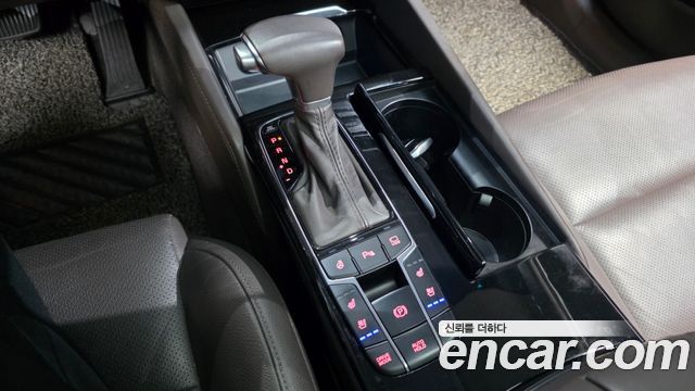 Kia K7 2017 — photo 12
