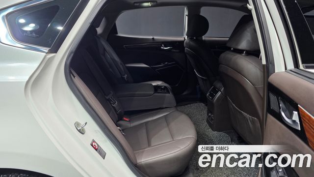 Kia K7 2017 — photo 18