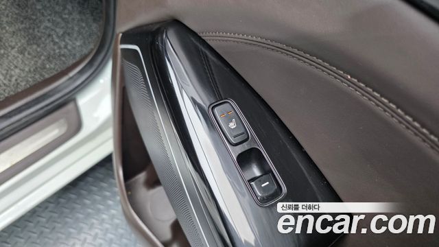 Kia K7 2017 — photo 25
