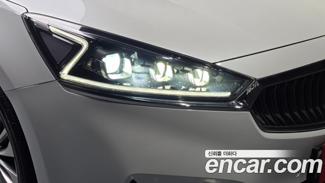 Kia K7 2017 — photo 8