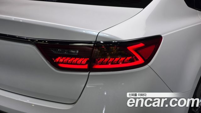 Kia K7 2017 — photo 9