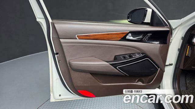 Kia K7 2017 — photo 14