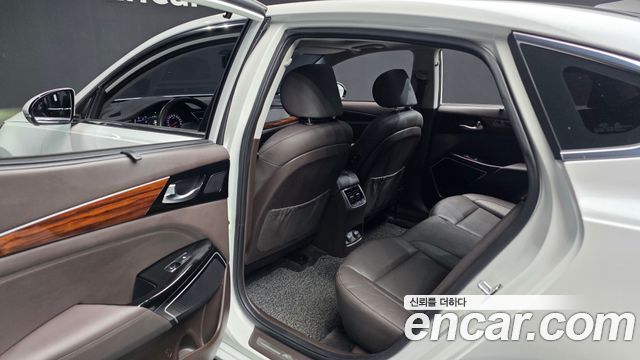 Kia K7 2017 — photo 16