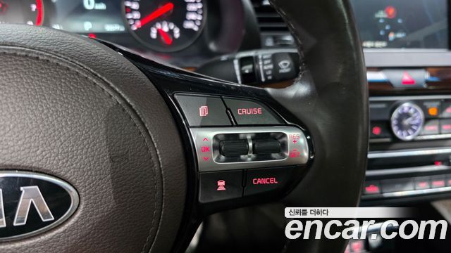 Kia K7 2017 — photo 27
