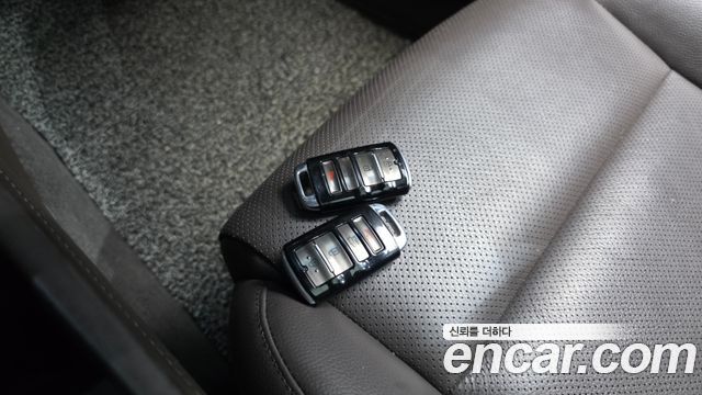 Kia K7 2017 — photo 30