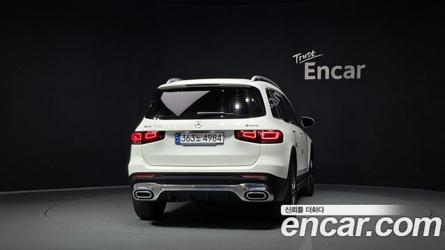 Mercedes-Benz GLB-Class 2022 — photo 4