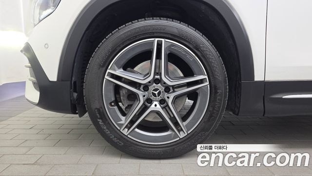 Mercedes-Benz GLB-Class 2022 — photo 5