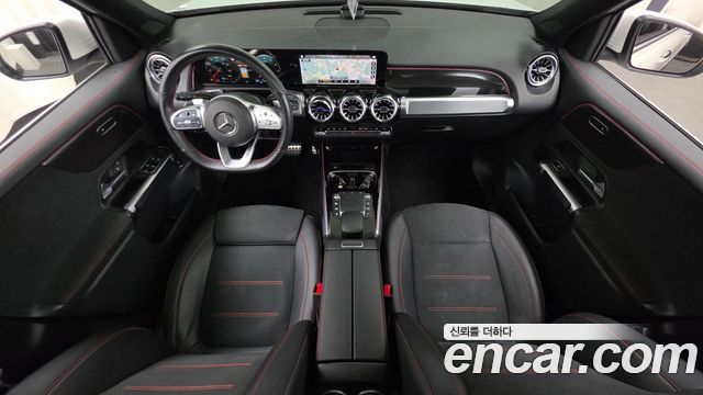 Mercedes-Benz GLB-Class 2022 — photo 7