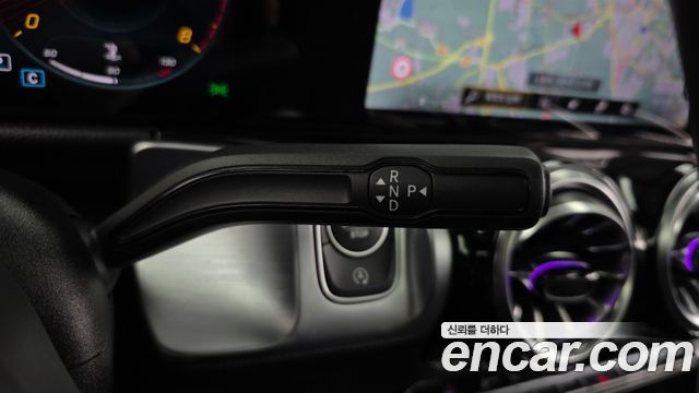 Mercedes-Benz GLB-Class 2022 — photo 9