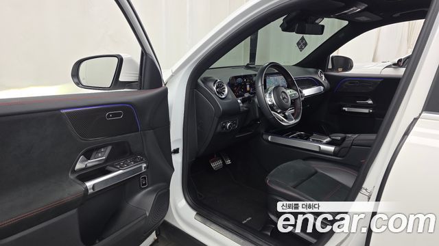 Mercedes-Benz GLB-Class 2022 — photo 10