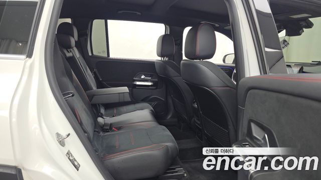 Mercedes-Benz GLB-Class 2022 — photo 12