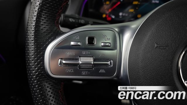 Mercedes-Benz GLB-Class 2022 — photo 17