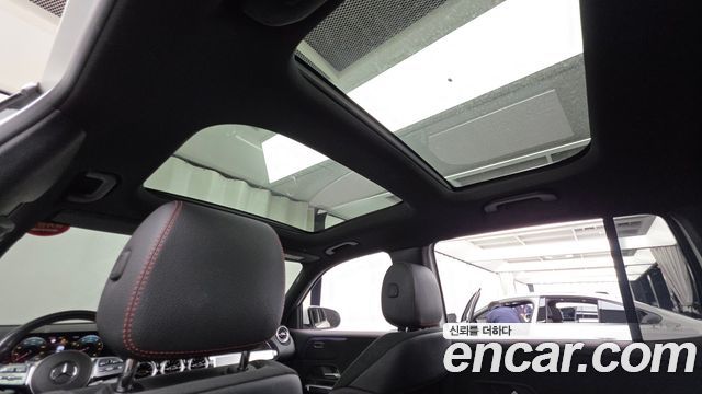 Mercedes-Benz GLB-Class 2022 — photo 19