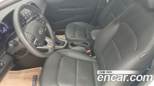 Hyundai AVANTE 2019 — photo 10