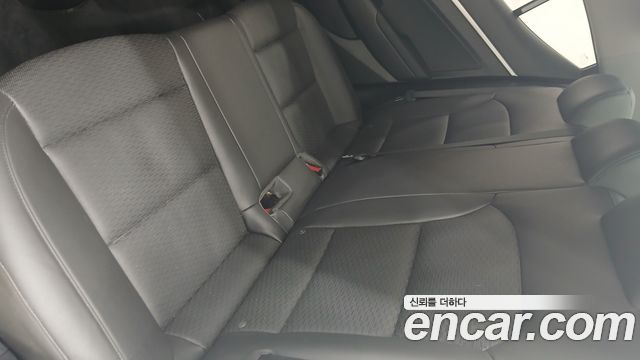 Hyundai AVANTE 2019 — photo 12