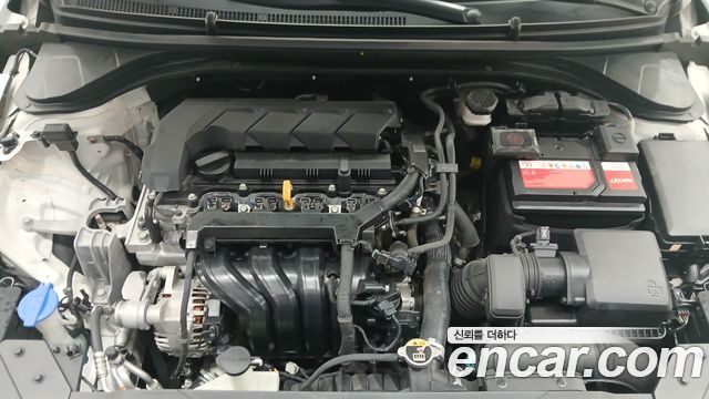 Hyundai AVANTE 2019 — photo 14