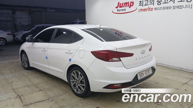 Hyundai AVANTE 2019 — photo 16