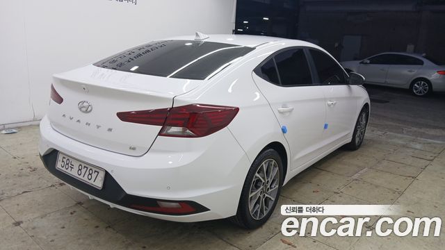 Hyundai AVANTE 2019 — photo 17
