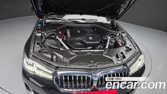 BMW 5-Series 2022 — photo 6