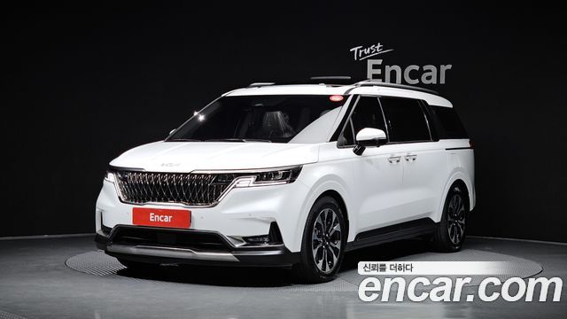 Kia Canival 2023 — photo 1
