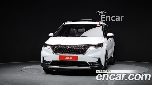 Kia Canival 2023 — photo 3
