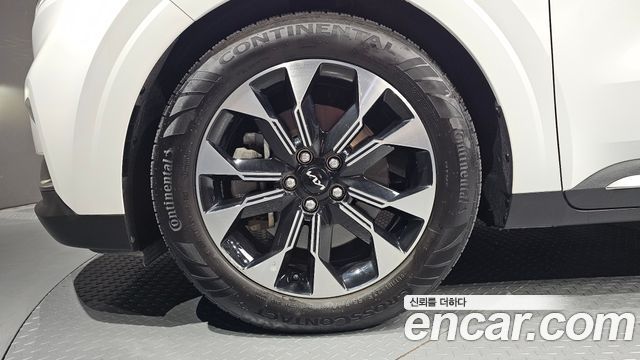 Kia Canival 2023 — photo 5