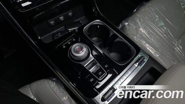 Kia Canival 2023 — photo 9