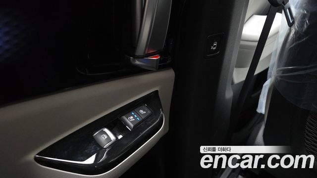 Kia Canival 2023 — photo 17