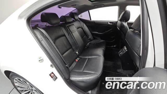 Kia K7 2016 — photo 17