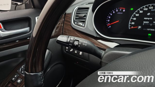 Kia K7 2016 — photo 23