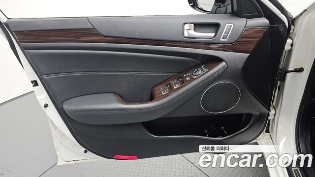 Kia K7 2016 — photo 14