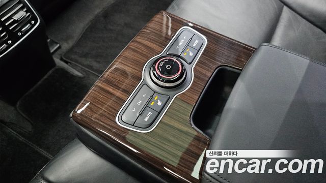 Kia K7 2016 — photo 29